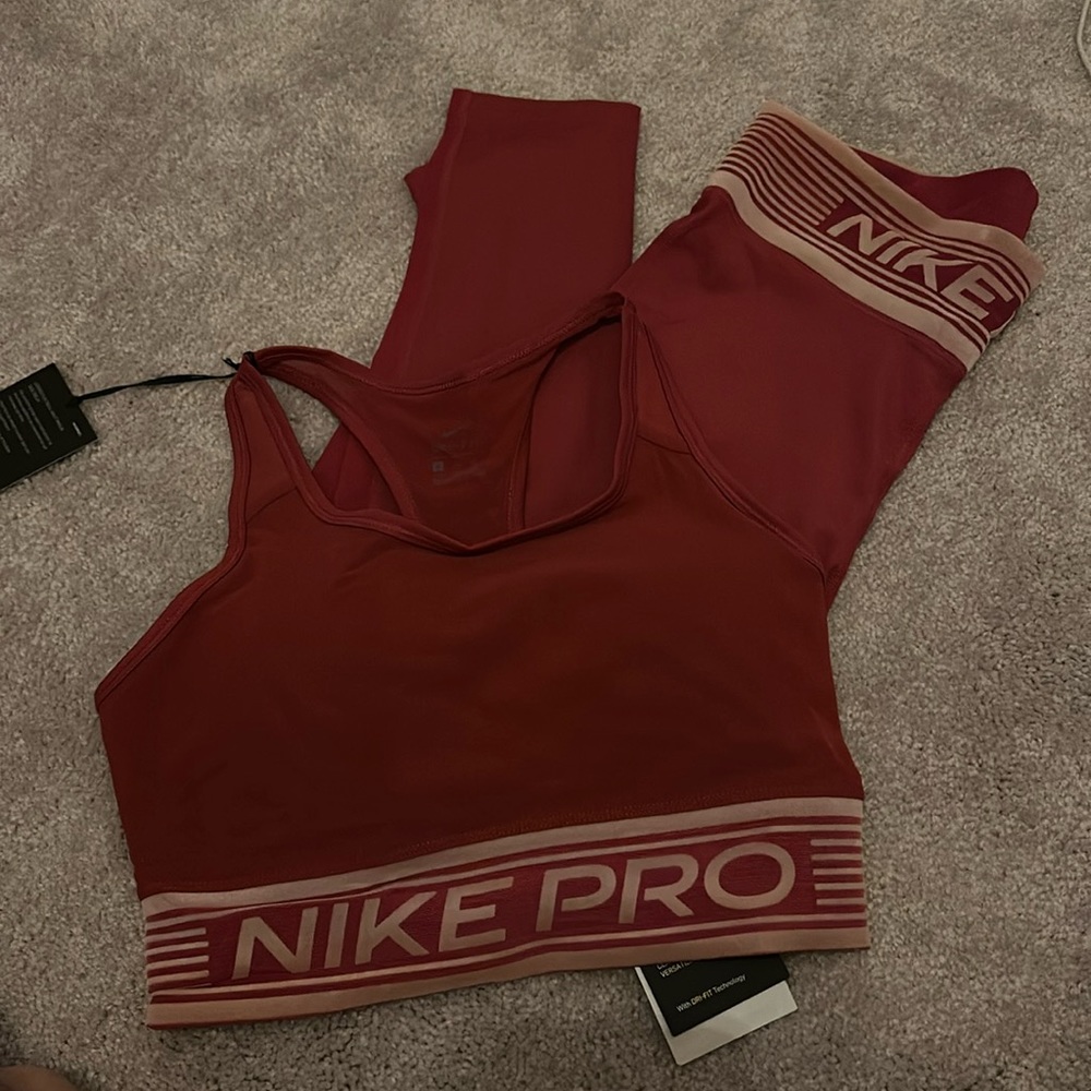 Nike Sports Bra and 3/4 Pants
